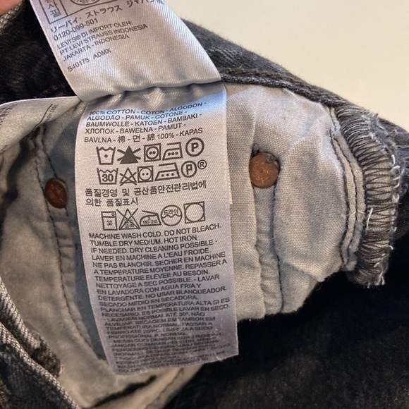 Levi Shorts 501 - Picture 5 of 5